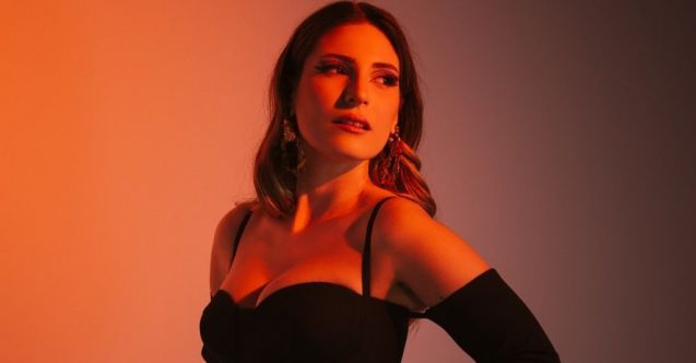 Aslı Özer'den 'Hayatın İzleri'