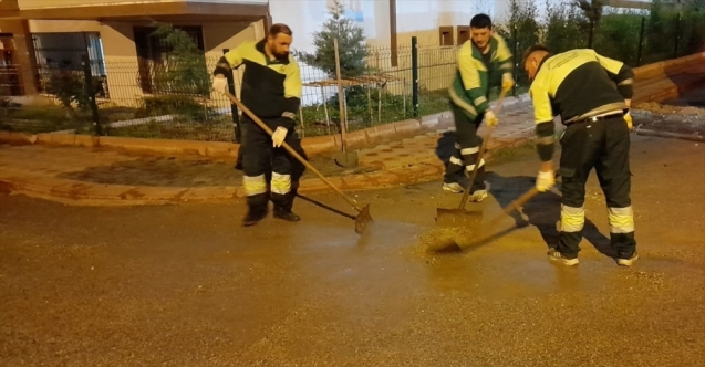 Keçiören’de selin izleri temizleniyor