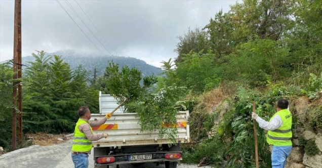 Toroslar'da yayla yollarında çevre düzenlemesi yapıldı