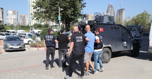 Mersin'de terör operasyonunda yakalanan 4 zanlıdan 3'ü tutuklandı