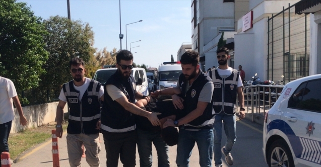 Adana'da sokakta oynayan çocuğu silahla yaralayan zanlı tutuklandı