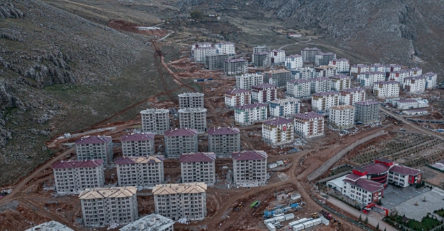 Depremin merkez üssü Elbistan'da yükselen afet konutları havadan görüntülendi