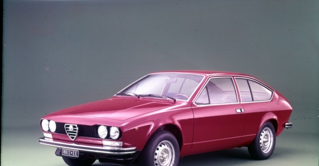 Alfa Romeo iki önemli modelinin yıl dönümünü kutluyor