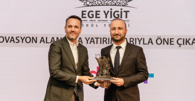 Aydem Plus, “Enerji ve İnovasyon Yatırımlarıyla Öne Çıkan Şirket“ ödülü aldı