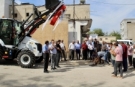 Ellek Belediyesi'ne kazandırılan kepçe için kurban kesildi