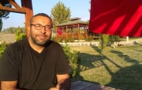 İzzet öğretmen, öğrencilerine karne görüşü olarak şiir yazdı