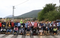 Adana'da yarışmacılar el yapımı tahta araçlarıyla birincilik için mücadele etti