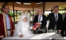 Gelin 79, damat 77 yaşında!