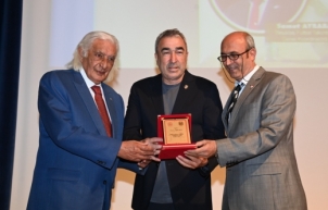 Samet Aybaba memleketi Osmaniye'de gençlerle buluştu