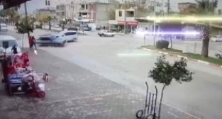 Öğrencilerin hayatını ağaç kurtardı!