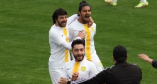 Osmaniyespor FK'lı Burak Temir, Türk futbol tarihine geçti!