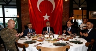 Valilikten şehit yakınları ve gaziler onuruna iftar