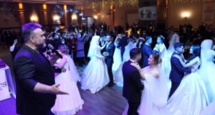 14 çift 14 Şubat'ta evlendi