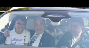 Başkan Kara, öğrencileri Togg ile gezdirdi