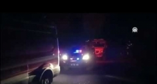 Devrilen otomobilde çıkan yangında 6 kişi hayatını kaybetti, sürücü yaralandı