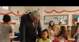 Feriha'ya sınıfta doğum günü sürprizi