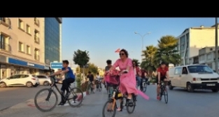 Süslü Kadınlar Bisiklet Turu