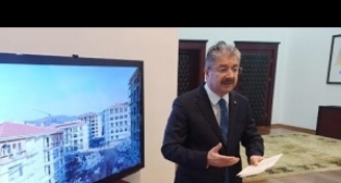 Vali Yılmaz'dan Özgür Özel'in deprem konutları iddiasına açıklama