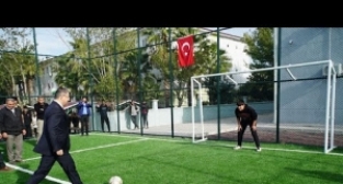 Vali Yılmaz penaltıdan gol attı