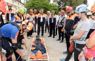 Öğretmenlerden oluşan arama kurtarma ekibi kuruldu