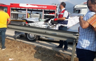 Zincirleme trafik kazasında 2 kişi öldü, 3 kişi yaralandı