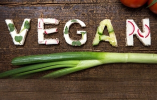 Vegan Olan Bireylere Alternatif Besinler: NE YERİNE NE?