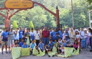 Gönüllüler, Karaçay Mesire Yerinde çevre temizliği yaptılar