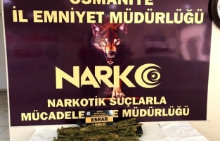 Motosiklette 1 kilo 100 gram uyuşturucu bulundu