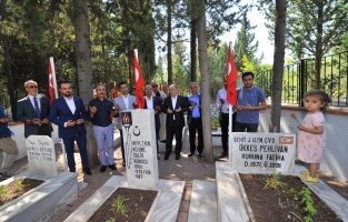 Kurban Bayramı arifesinde şehitlikler ziyaret edildi