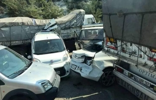 Osmaniye'deki kazada 11 araç birbirine girdi