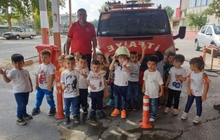 Minik öğrencilerden itfaiyeye ziyaret