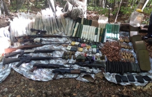 PKK'ya ait keskin nişancı silahı ve mühimmat ele geçirildi