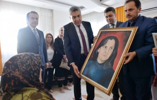 Milli Eğitim Müdürü Albak, şehit öğretmenin ailesini ziyaret etti