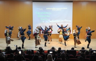 Osmaniye'de Zeybek'li 'Öğretmenler Günü' kutlaması