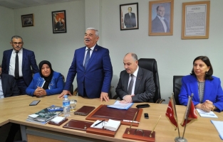 Vali Coşkun'dan Muhtarlar Derneğine ziyaret