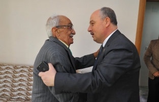 Vali Coşkun'dan Gazeteci Ünaldı'ya ziyaret