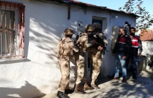 Osmaniye'de DEAŞ'ın sözde üst düzey emir ve savaşçısı 6 kişi yakalandı