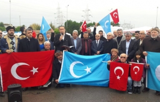 Doğu Türkistan'da Çin zulmü telin edildi