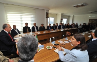 Vali Coşkun, köy muhtarlarının sorun ve taleplerini dinledi