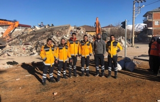 Deprem bölgesinde görev alanlara teşekkür belgesi verildi