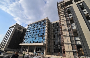 Merkez Sağlık Kompleksi inşaatı yıl içinde tamamlanacak