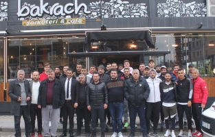 Osmaniyespor 80 Taraftarlar Derneği, futbolculara kahvaltı verdi