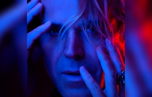 Soner Arıca'dan 'Bambaşka' bir şarkı