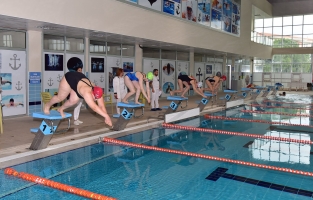 Yüzme yarışlarına 7 okuldan 38 sporcu katıldı