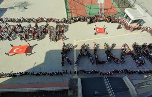 Güneysu İlkokulundan Mehmetçik'e koreografili destek