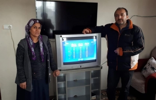 EBA TV'yi izleyemeyen öğrenciye televizyon temin edildi