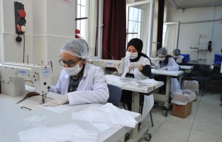 Osmaniye'de günlük 49 bin maske üretilecek