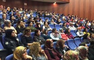 Osmaniye'de 'Uyuşturucu İle Mücadelede Kadının Yeri' konferansı