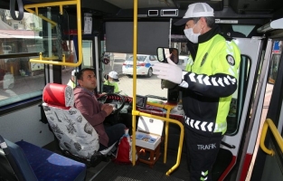 Koronavirüsle mücadele kapsamında toplu taşıma araçları denetlendi