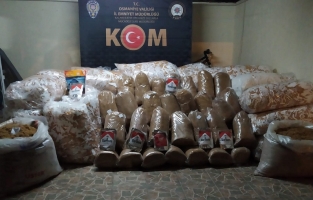 Osmaniye'de 404 kilo kaçak tütün ve 800 bin adet boş makaron ele geçirildi